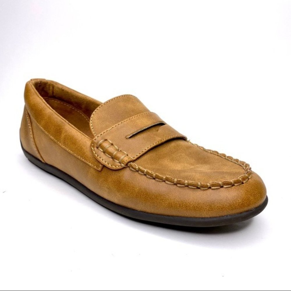 Steve Madden Tan Vegan Leather Loafers Size 5 but run large like a 6!!